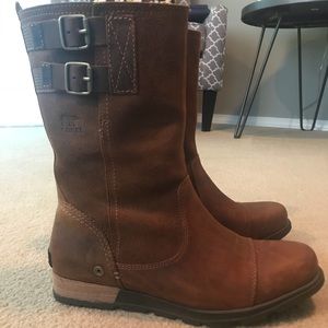 Sorel pull on boot